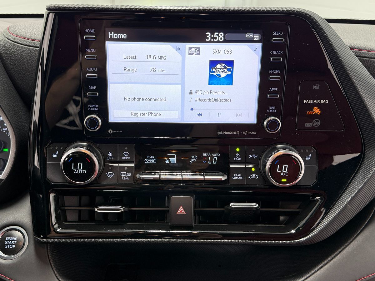 Photo 20 of this Toyota Highlander