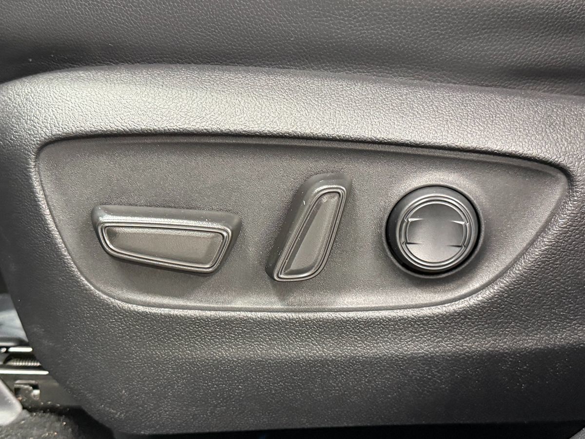 Photo 25 of this Toyota Highlander