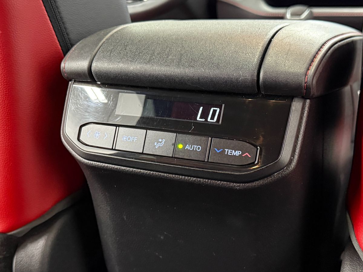 Photo 27 of this Toyota Highlander
