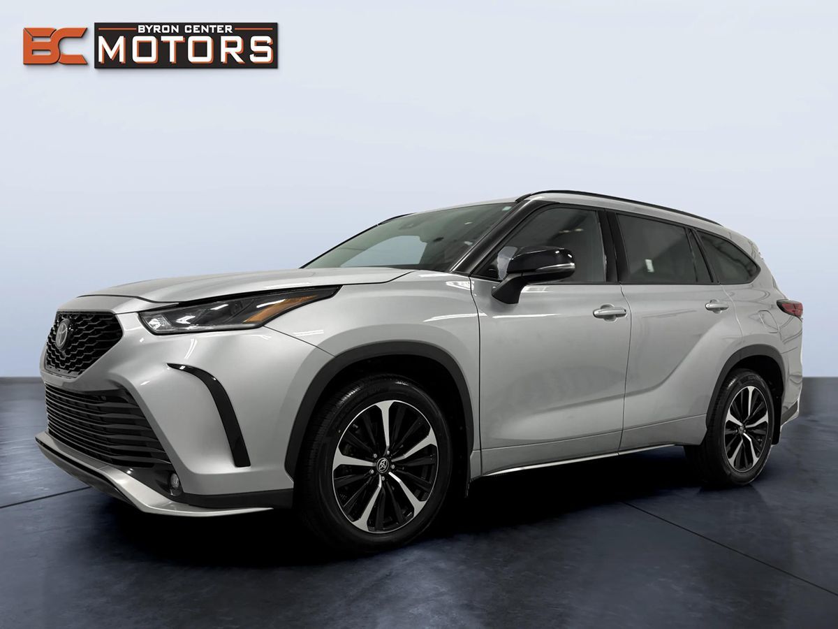 Photo 2 of this Toyota Highlander