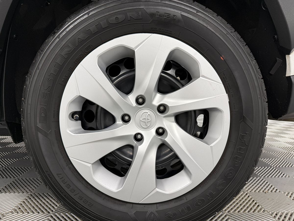 Photo 25 of this Toyota RAV4