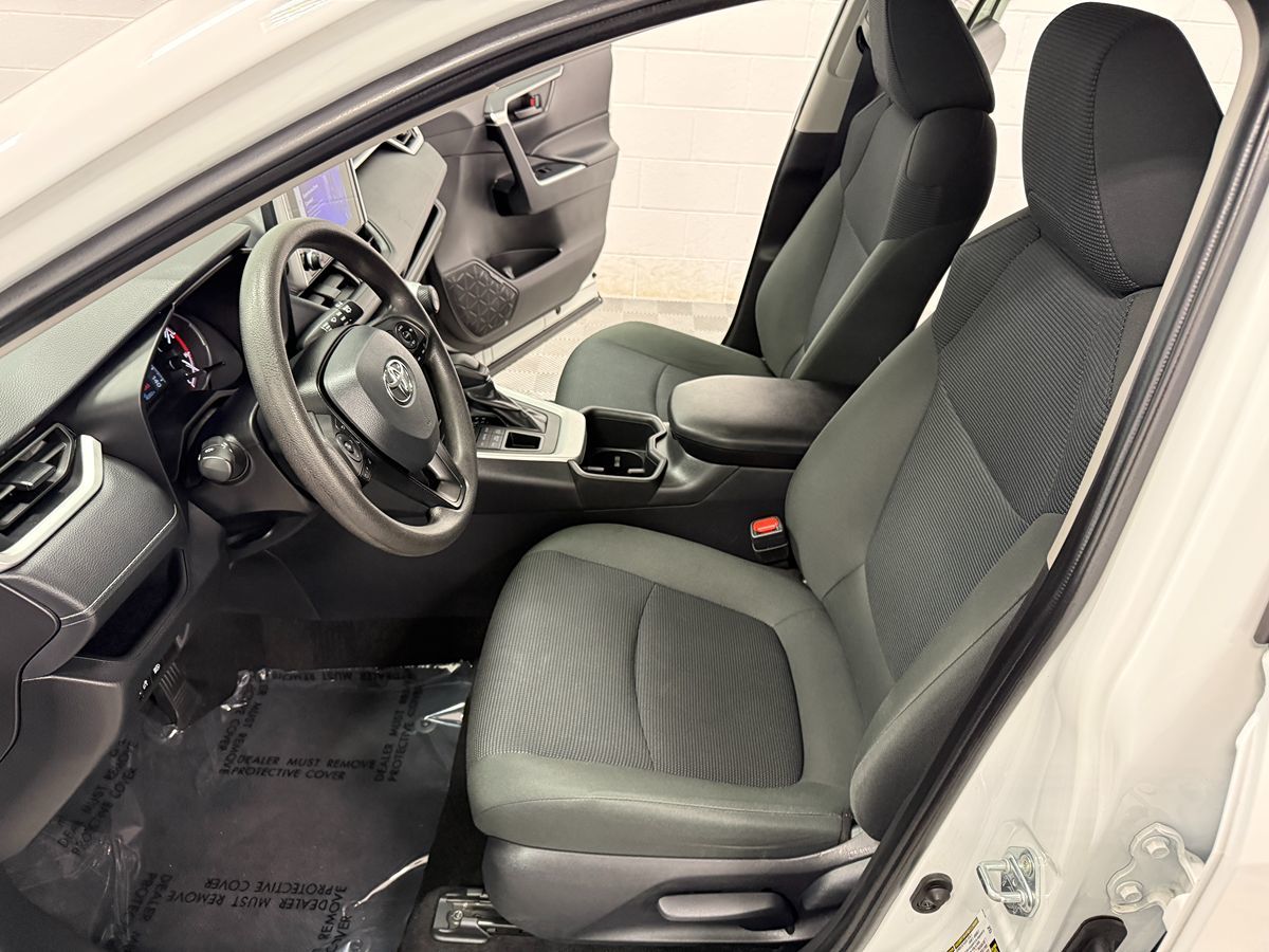 Photo 10 of this Toyota RAV4