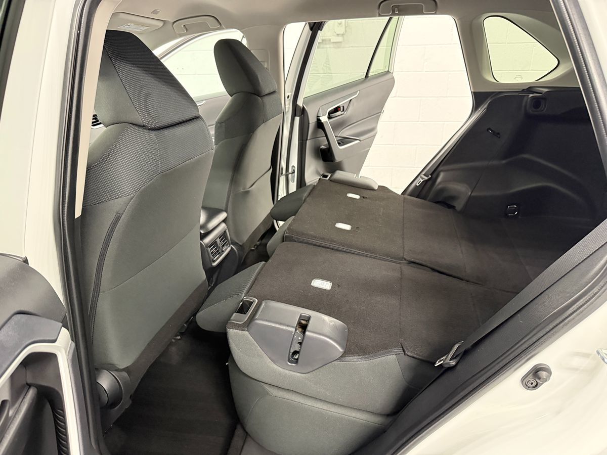 Photo 13 of this Toyota RAV4