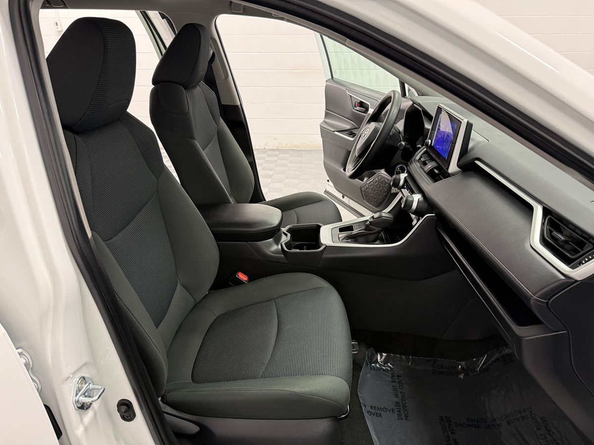 Photo 14 of this Toyota RAV4