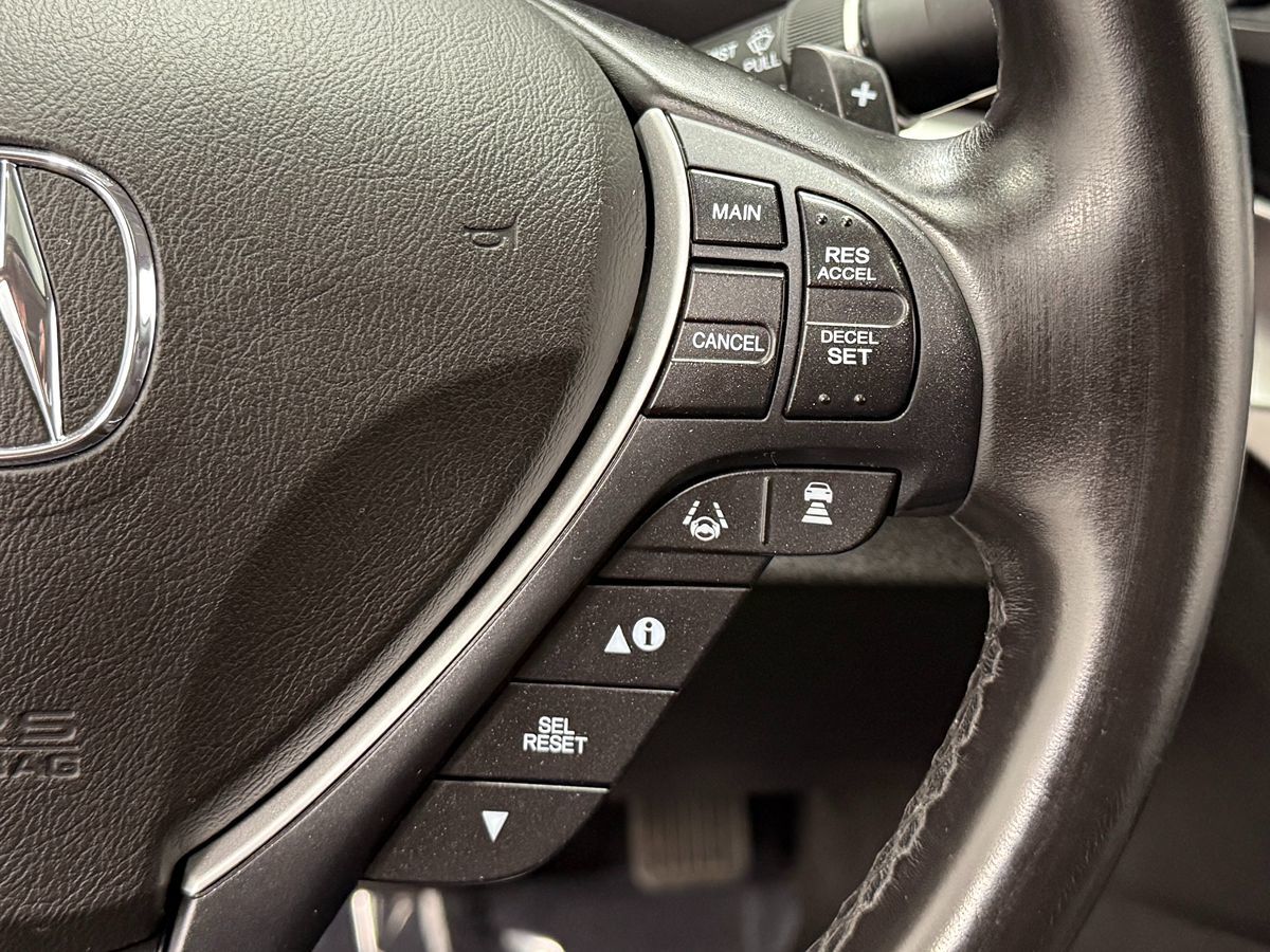 Photo 17 of this Acura ILX