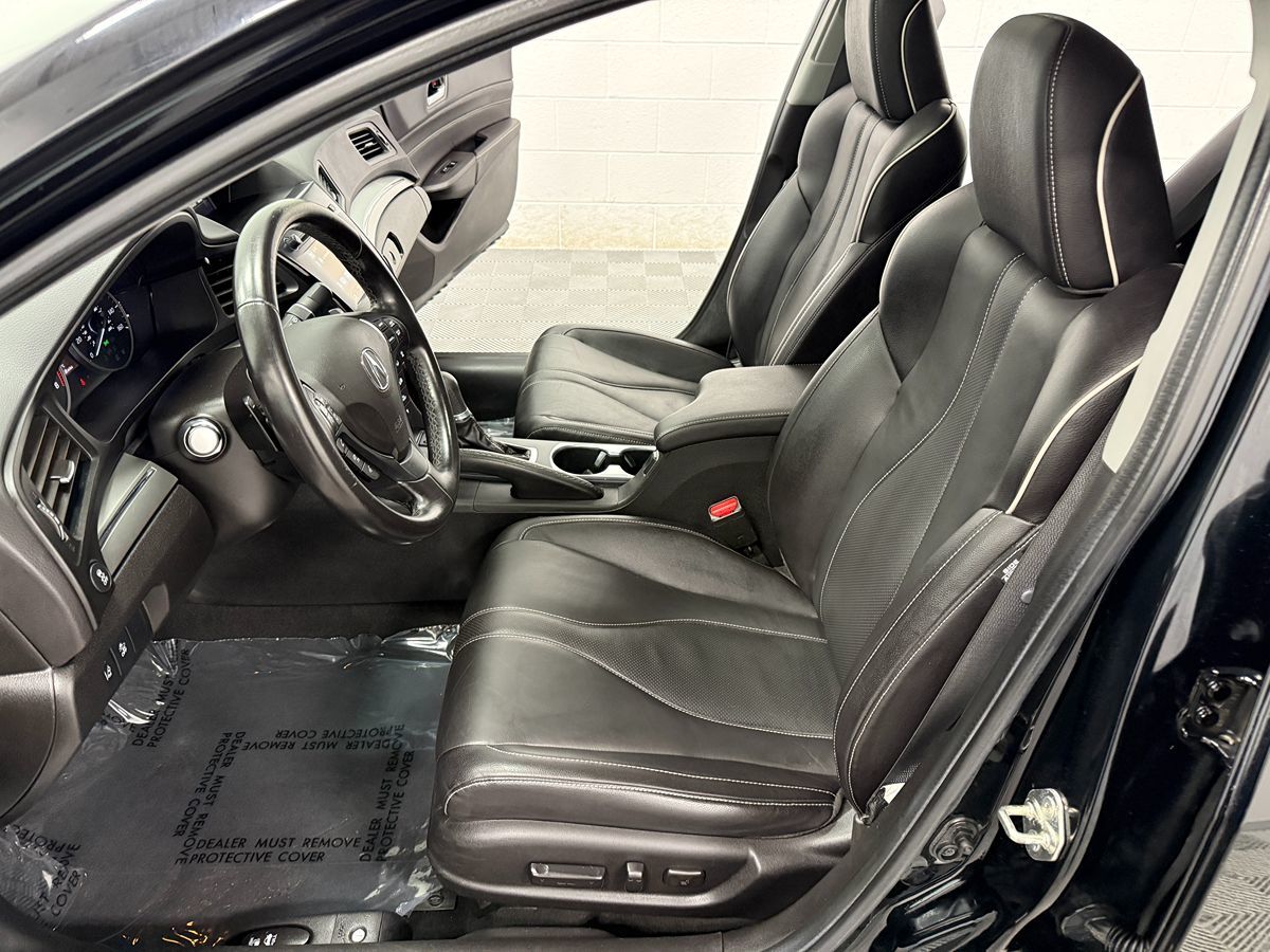 Photo 10 of this Acura ILX