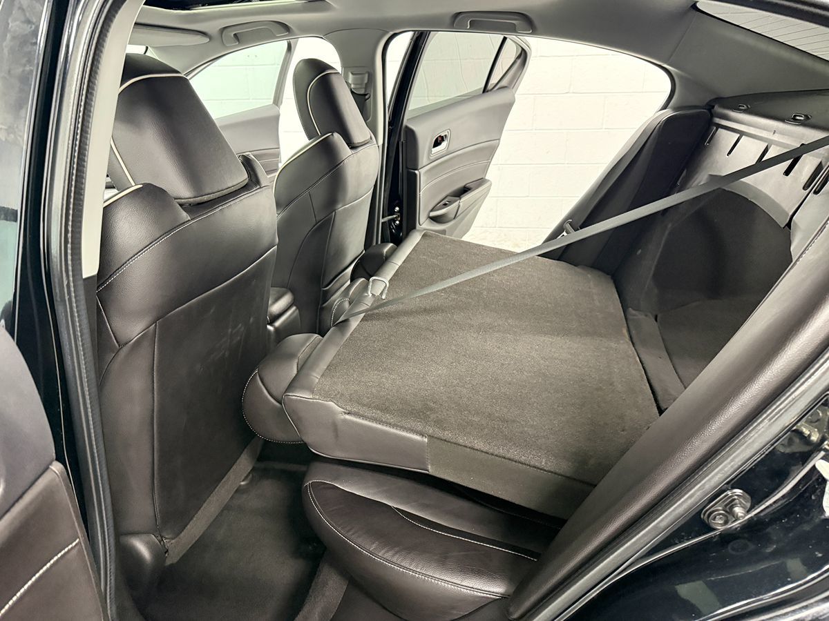 Photo 13 of this Acura ILX