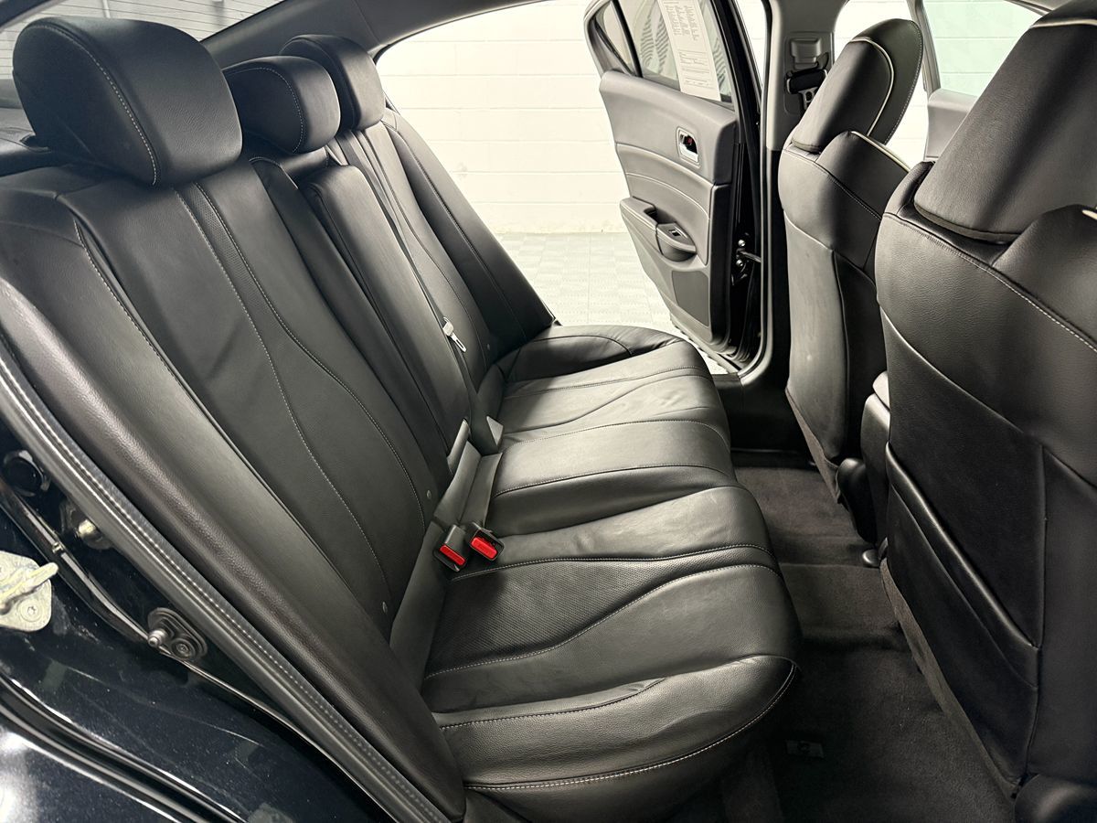 Photo 12 of this Acura ILX