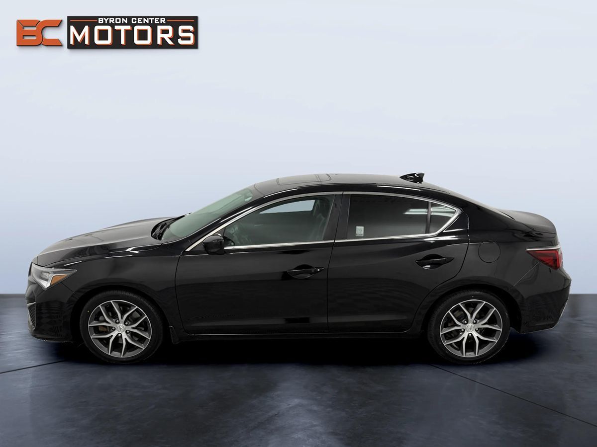 Photo 3 of this Acura ILX