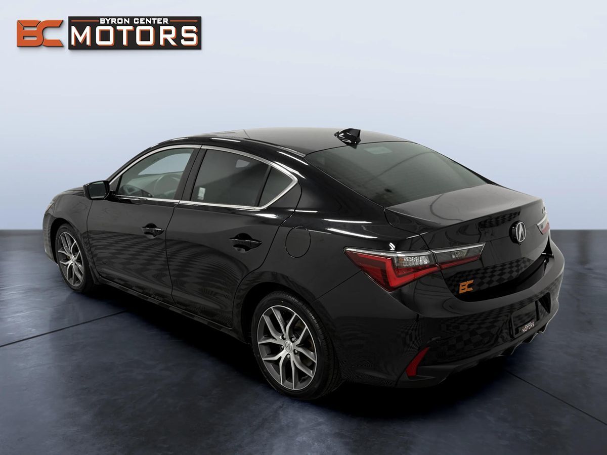 Photo 4 of this Acura ILX