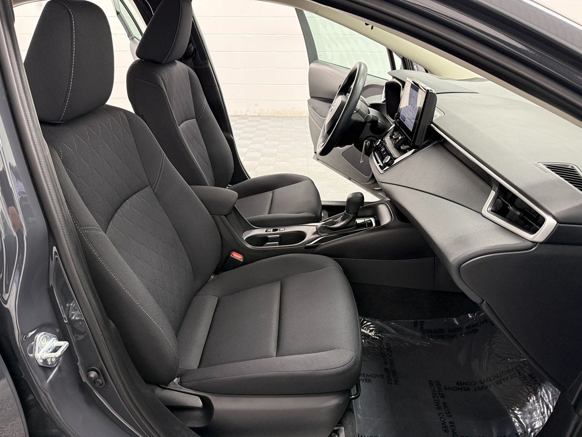 Photo 14 of this Toyota Corolla