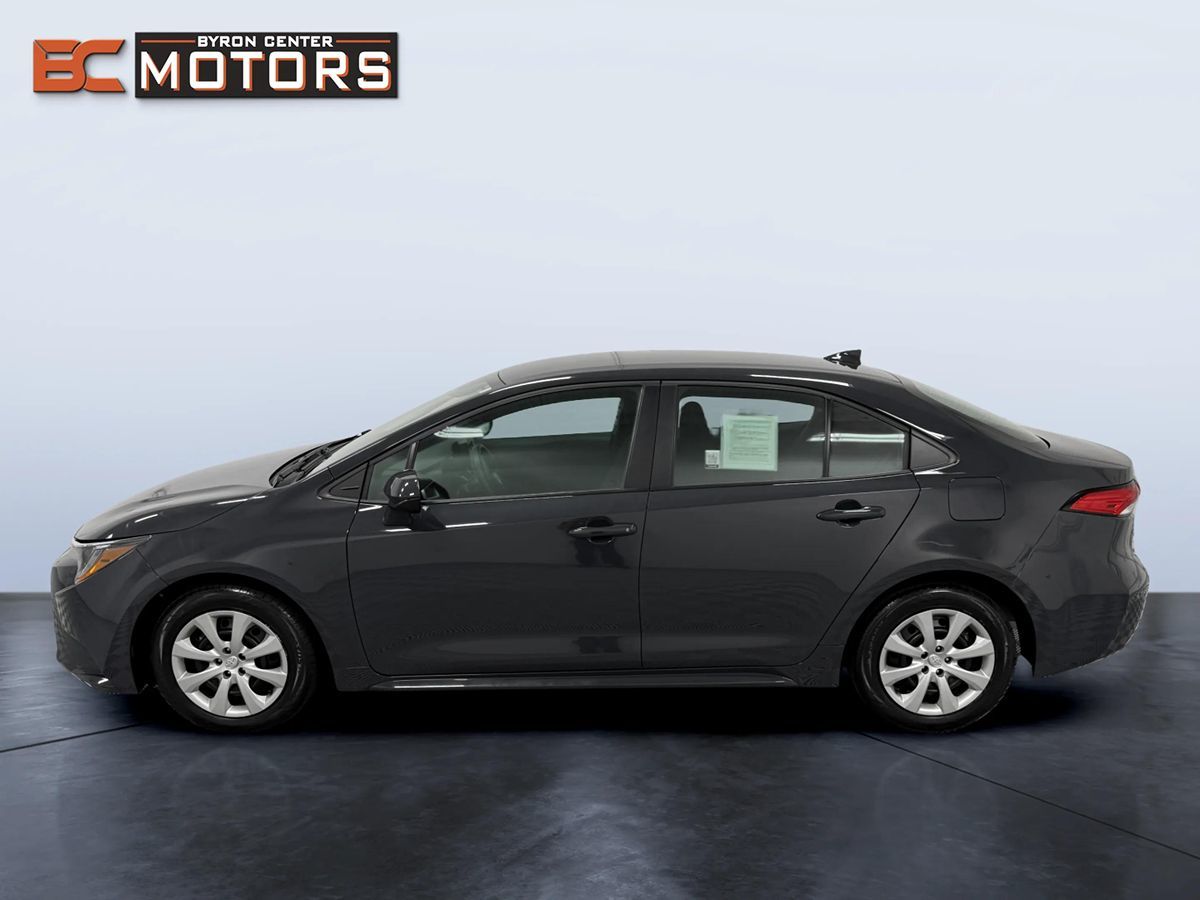 Photo 3 of this Toyota Corolla