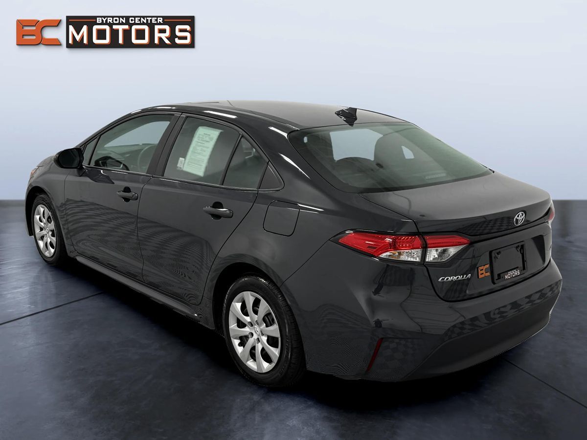 Photo 4 of this Toyota Corolla