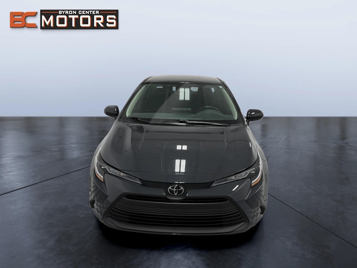 Photo 8 of this Toyota Corolla