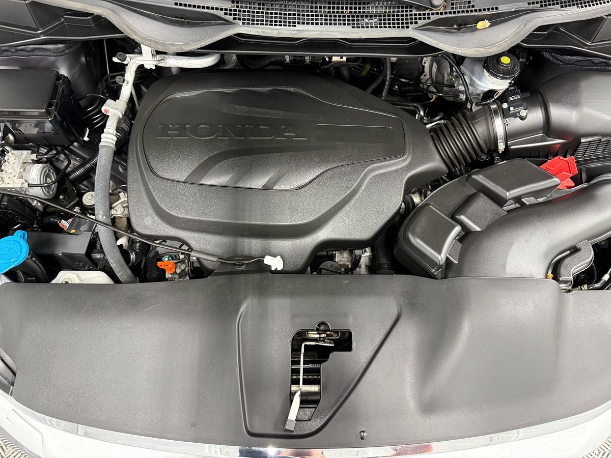 Photo 30 of this Honda Odyssey