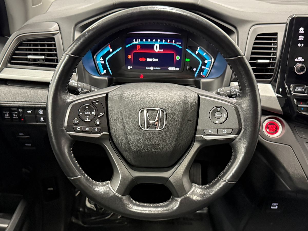 Photo 16 of this Honda Odyssey