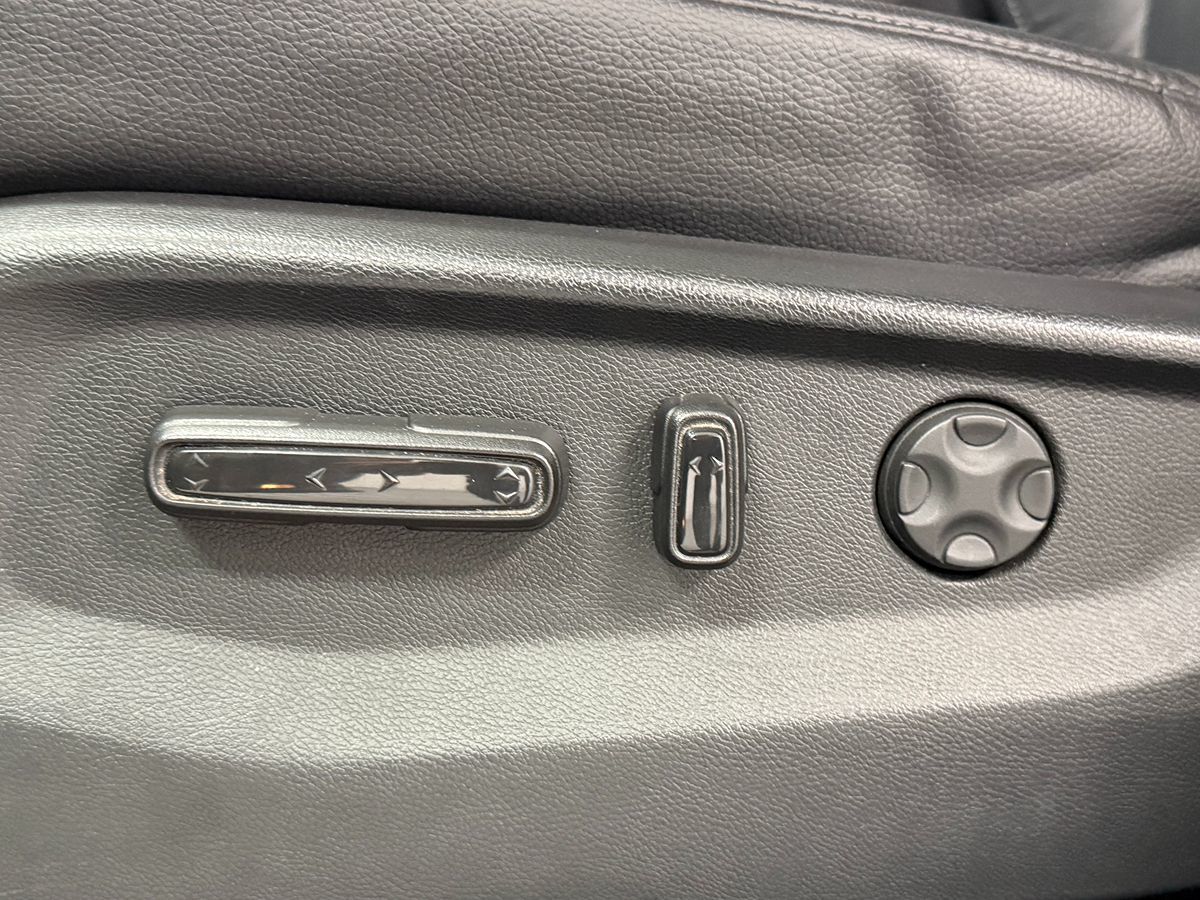 Photo 24 of this Honda Odyssey