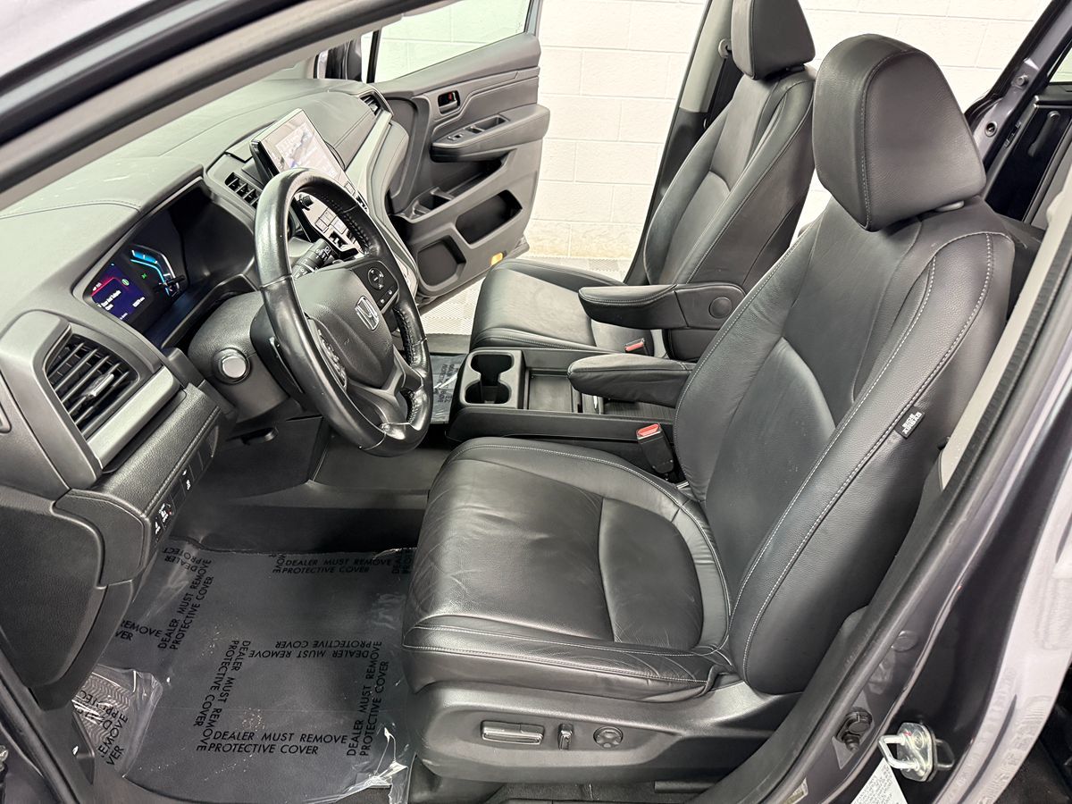 Photo 10 of this Honda Odyssey