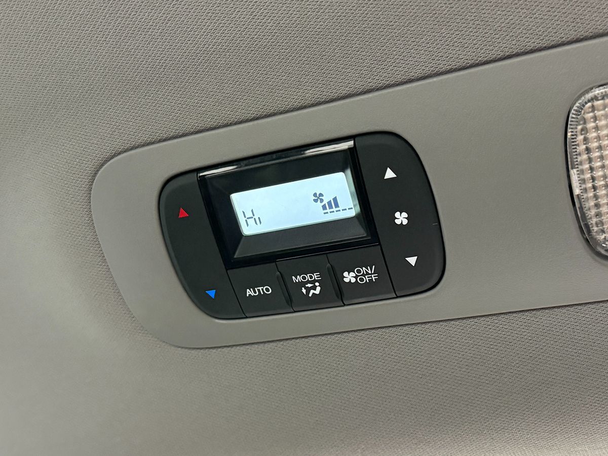 Photo 26 of this Honda Odyssey
