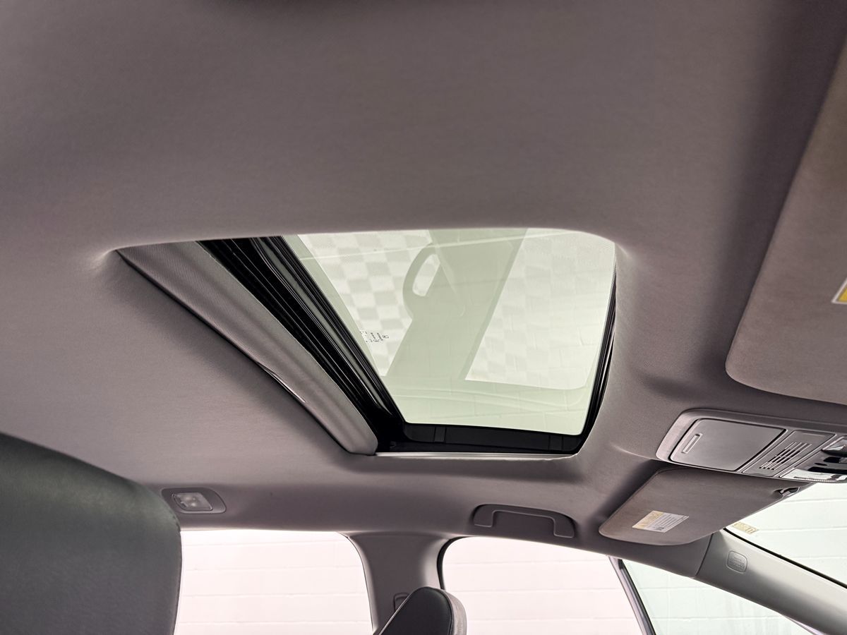 Photo 25 of this Honda Odyssey