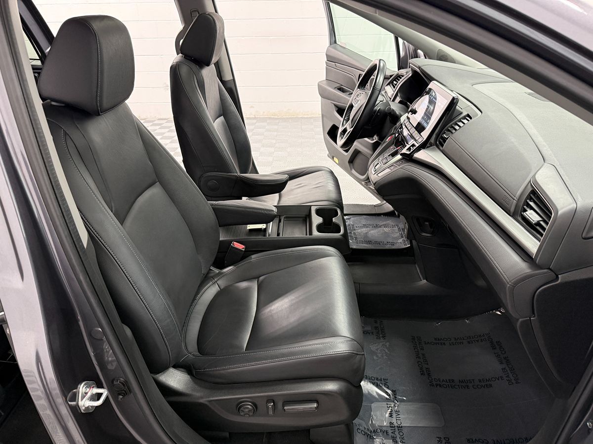 Photo 15 of this Honda Odyssey