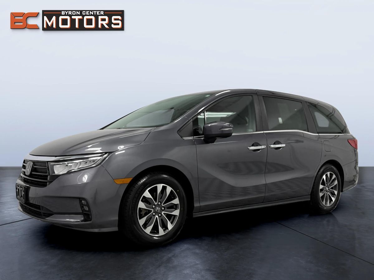 Photo 2 of this Honda Odyssey