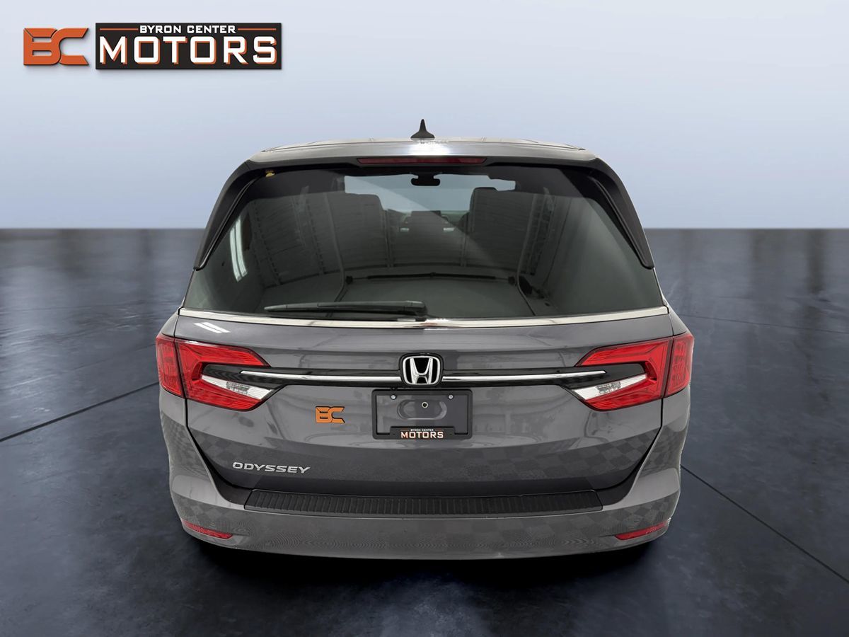 Photo 5 of this Honda Odyssey