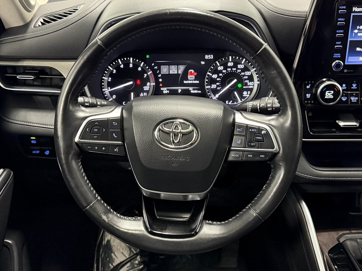 Photo 17 of this Toyota Highlander