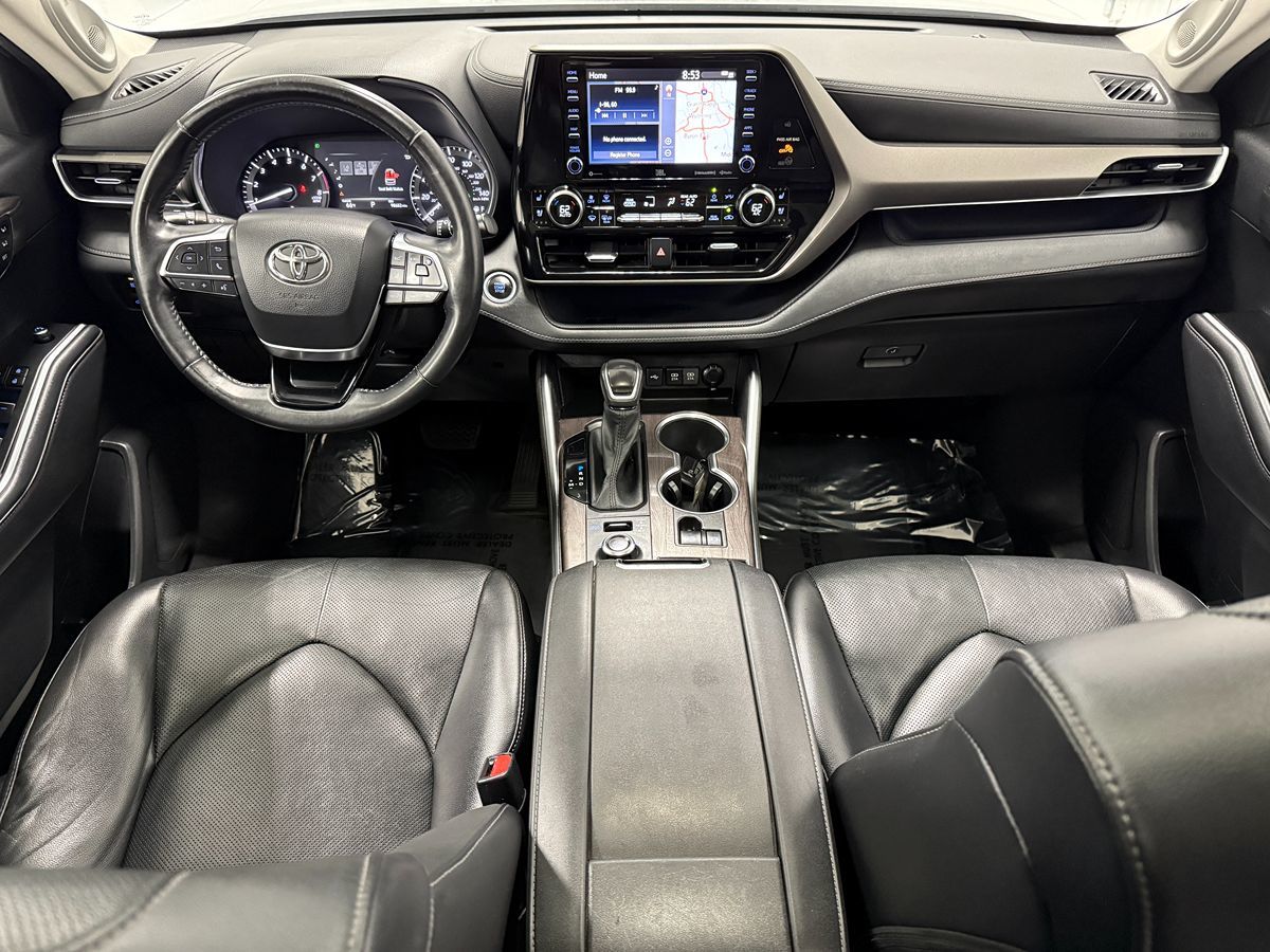 Photo 12 of this Toyota Highlander