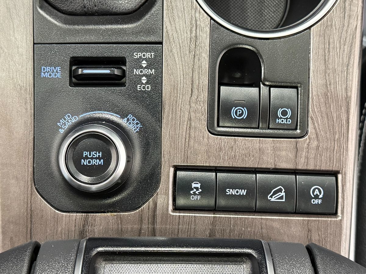 Photo 26 of this Toyota Highlander