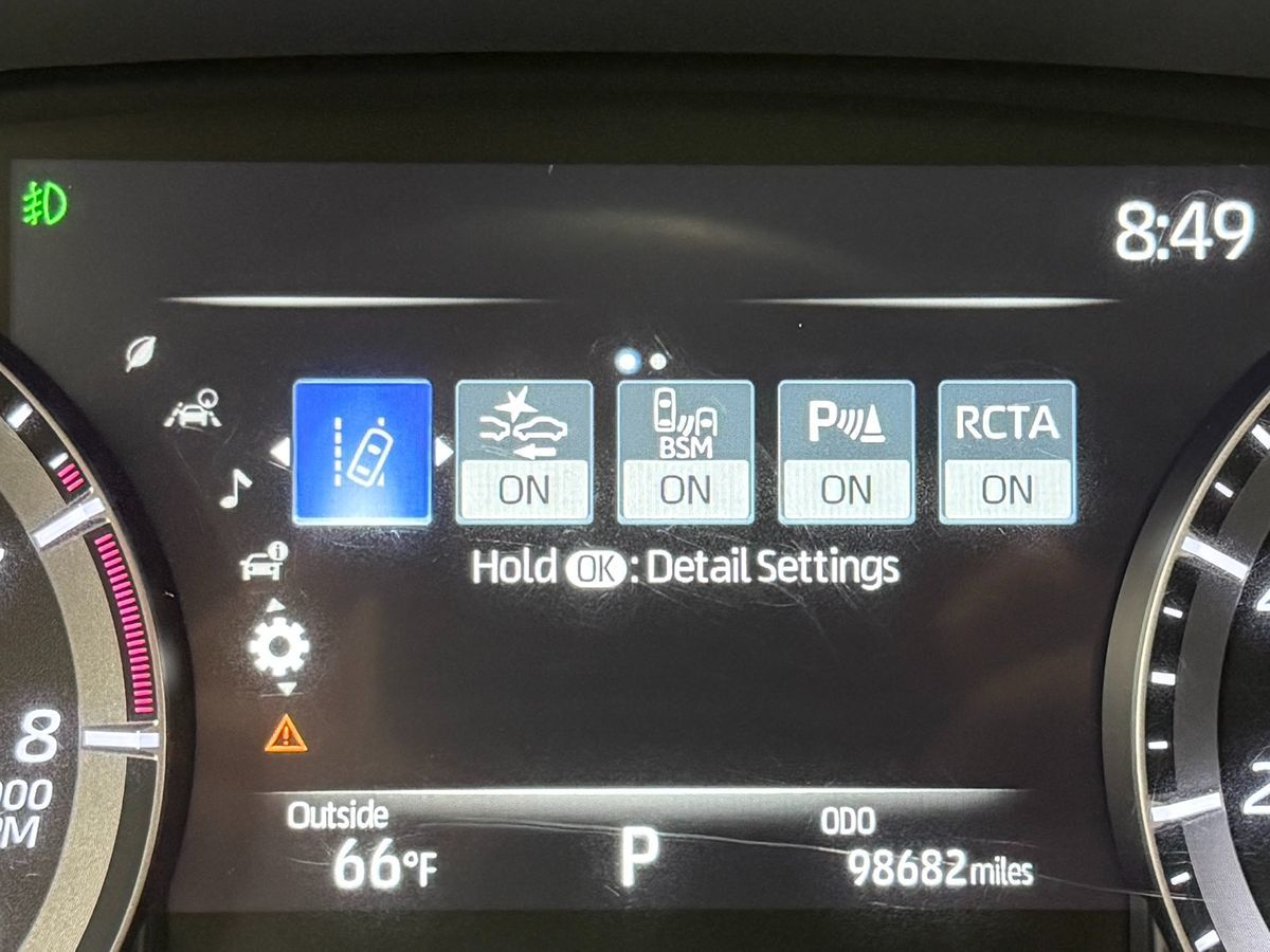 Photo 20 of this Toyota Highlander