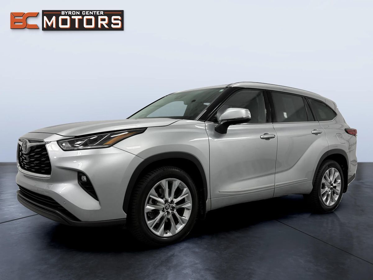 Photo 2 of this Toyota Highlander