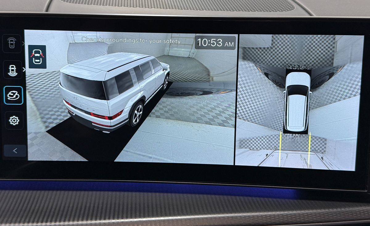 Photo 29 of this Hyundai Santa Fe