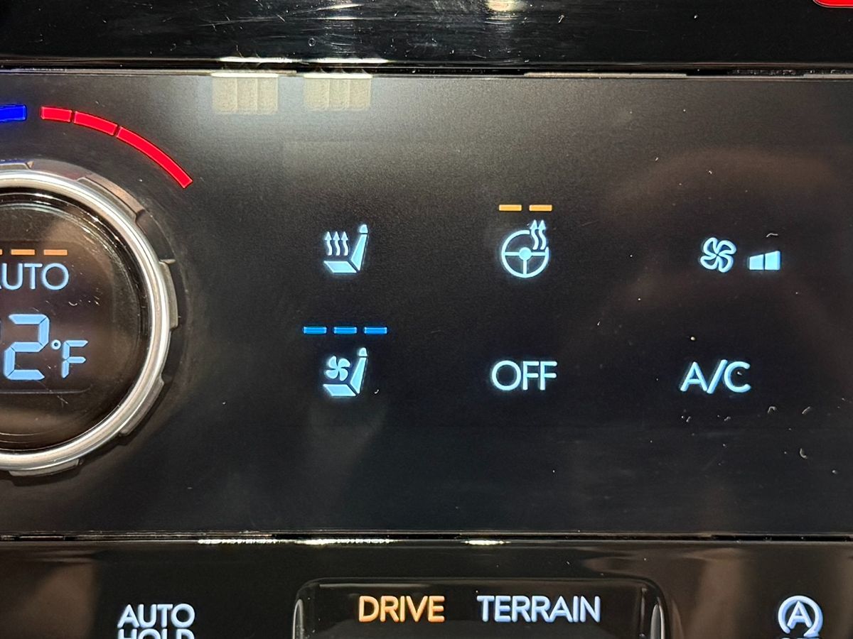 Photo 30 of this Hyundai Santa Fe