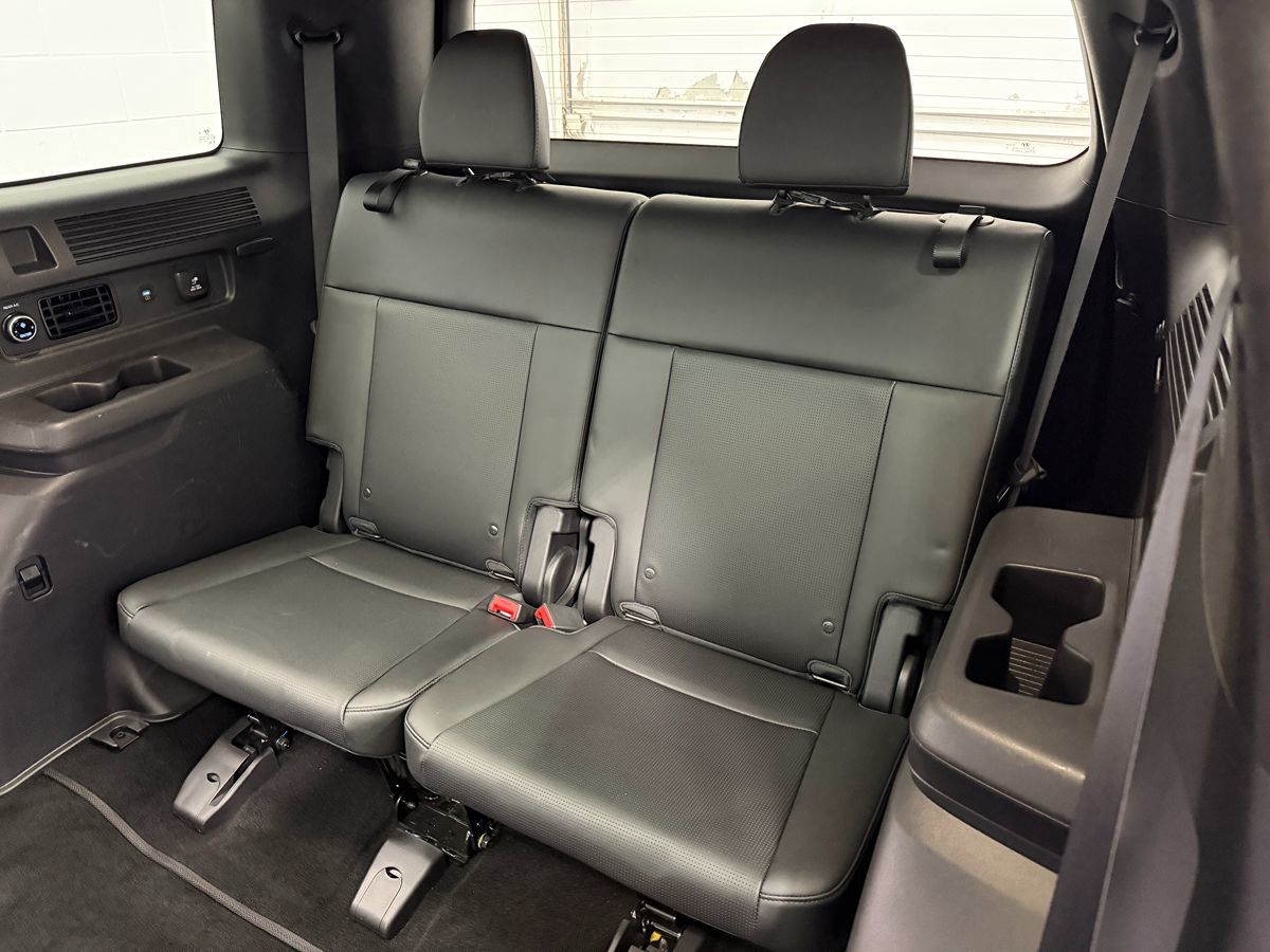 Photo 14 of this Hyundai Santa Fe