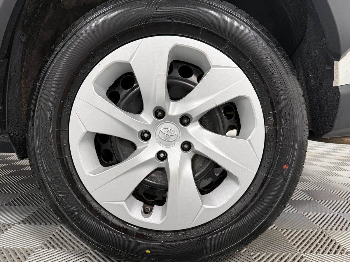 Photo 25 of this Toyota RAV4