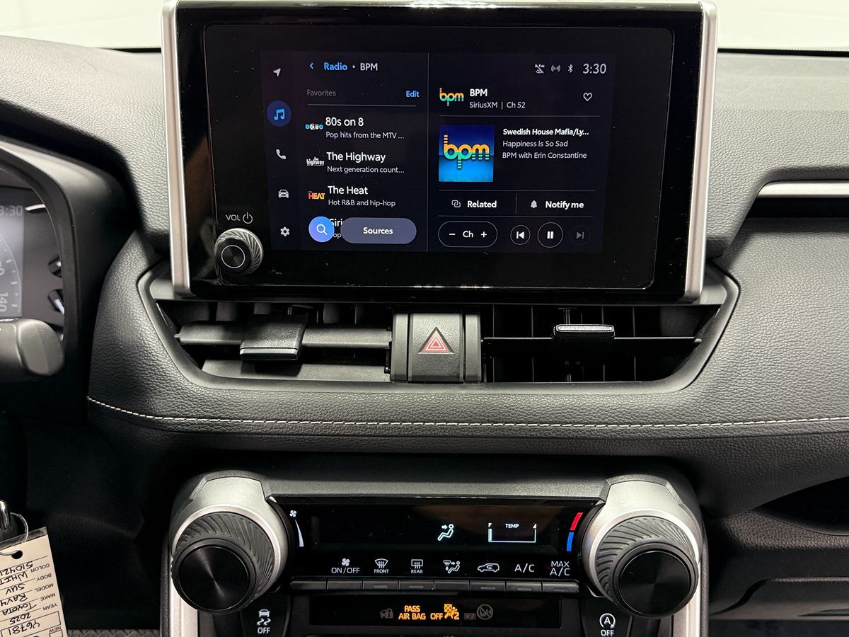 Photo 19 of this Toyota RAV4