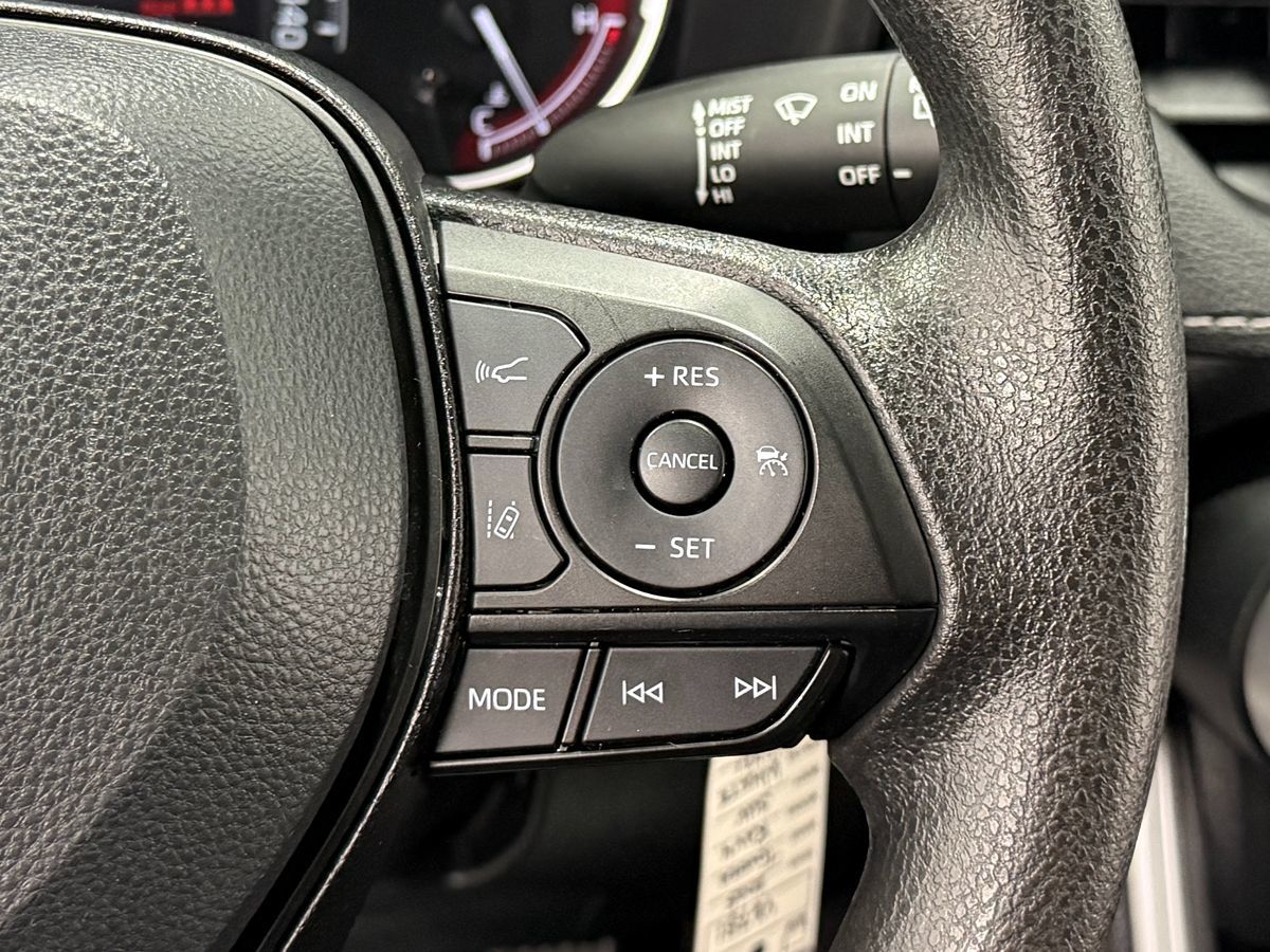 Photo 17 of this Toyota RAV4
