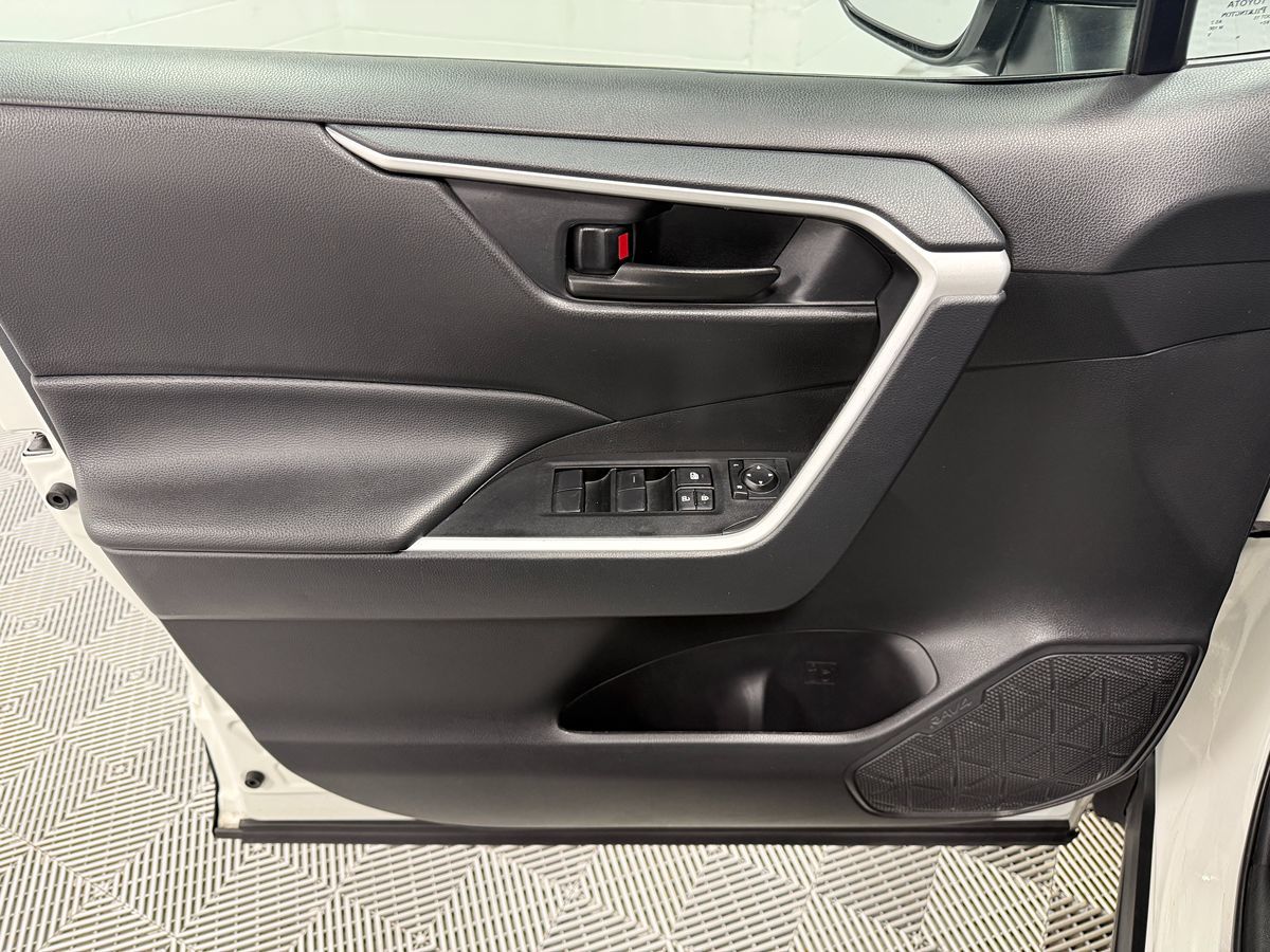 Photo 9 of this Toyota RAV4
