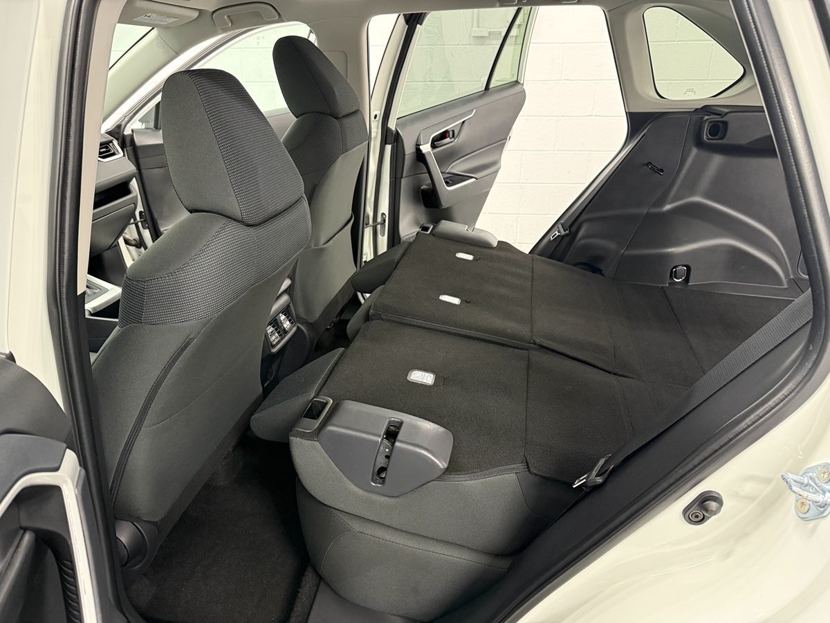 Photo 13 of this Toyota RAV4