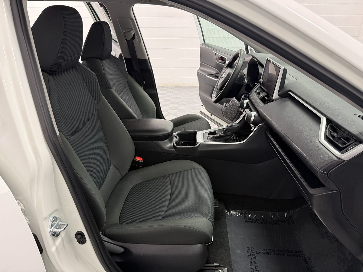 Photo 14 of this Toyota RAV4