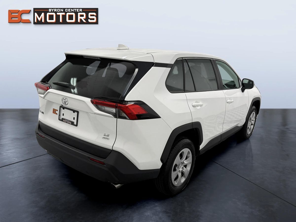 Photo 6 of this Toyota RAV4