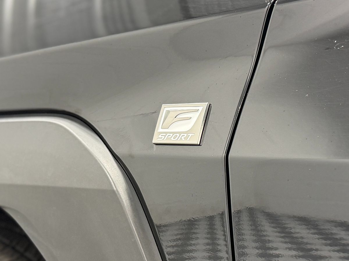 Photo 9 of this Lexus UX 250h