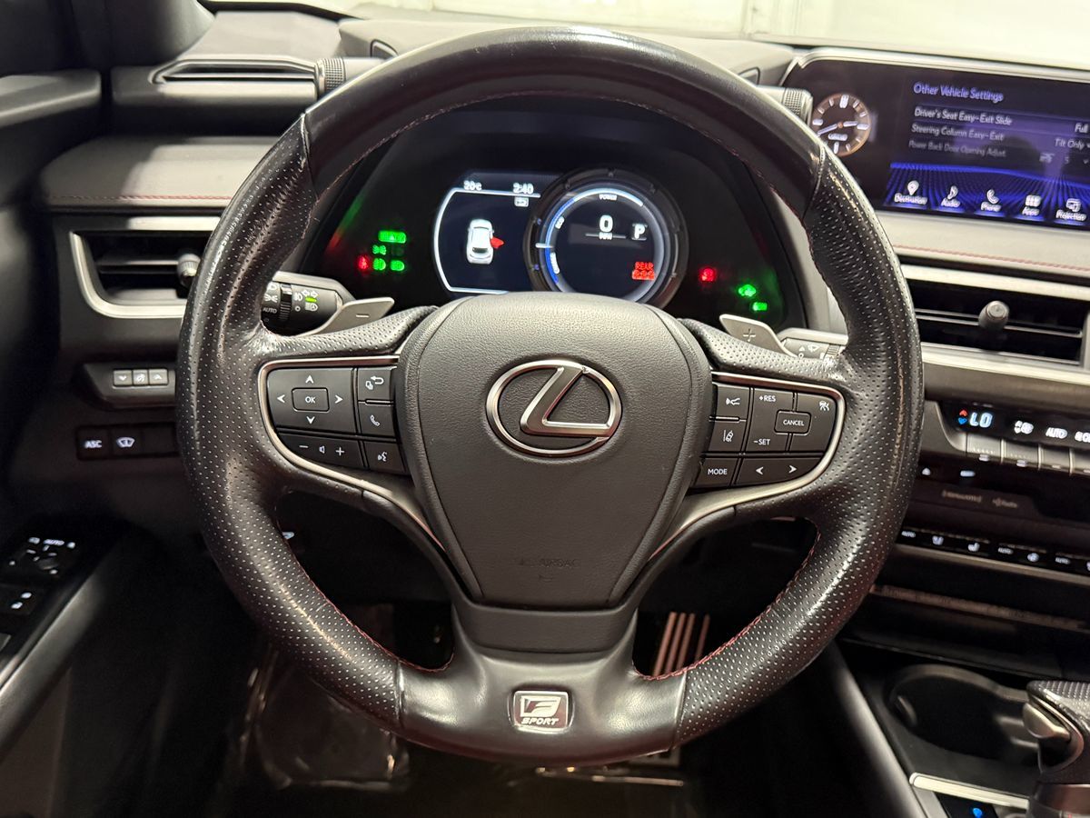 Photo 18 of this Lexus UX 250h
