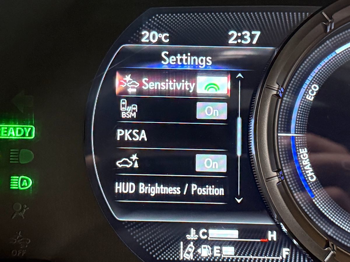 Photo 23 of this Lexus UX 250h