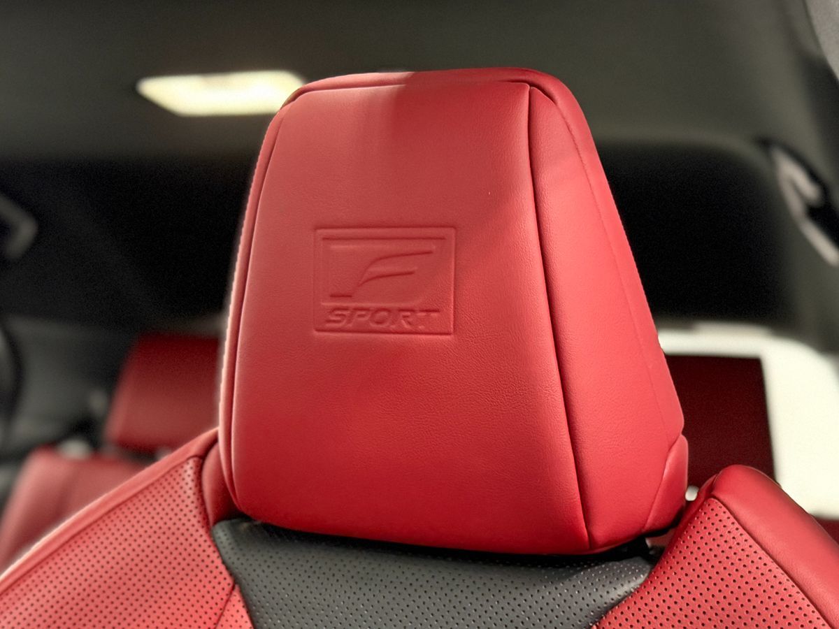 Photo 13 of this Lexus UX 250h