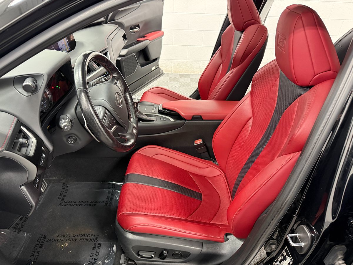 Photo 12 of this Lexus UX 250h