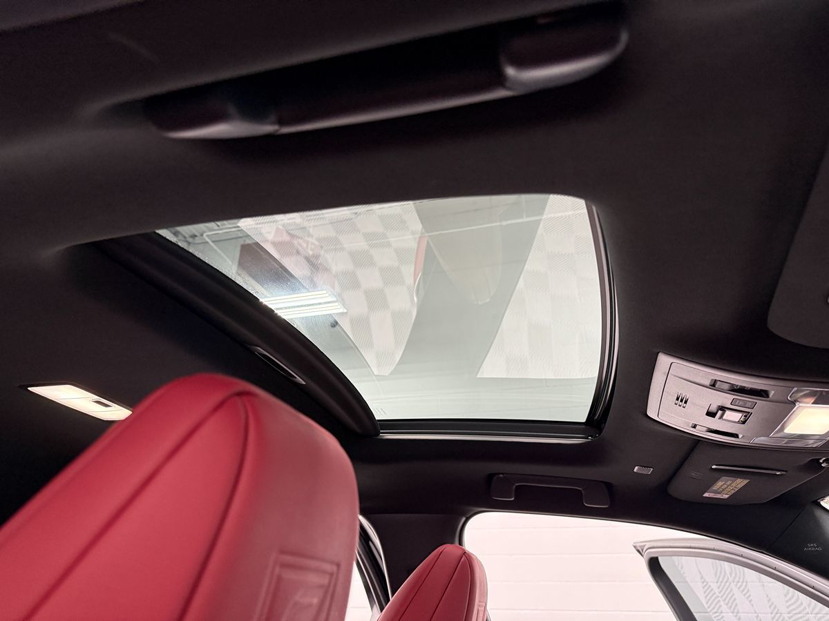 Photo 31 of this Lexus UX 250h