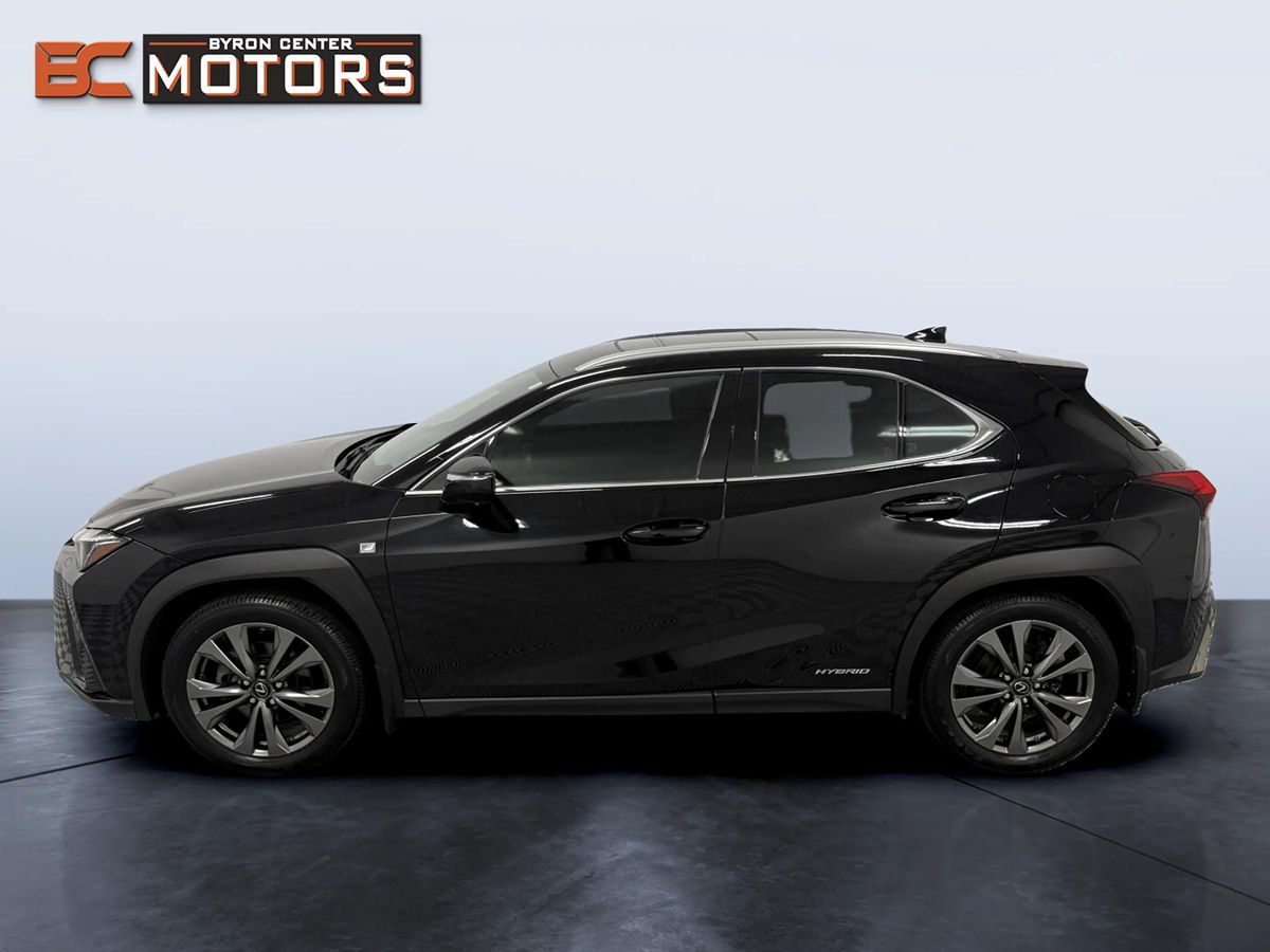 Photo 3 of this Lexus UX 250h