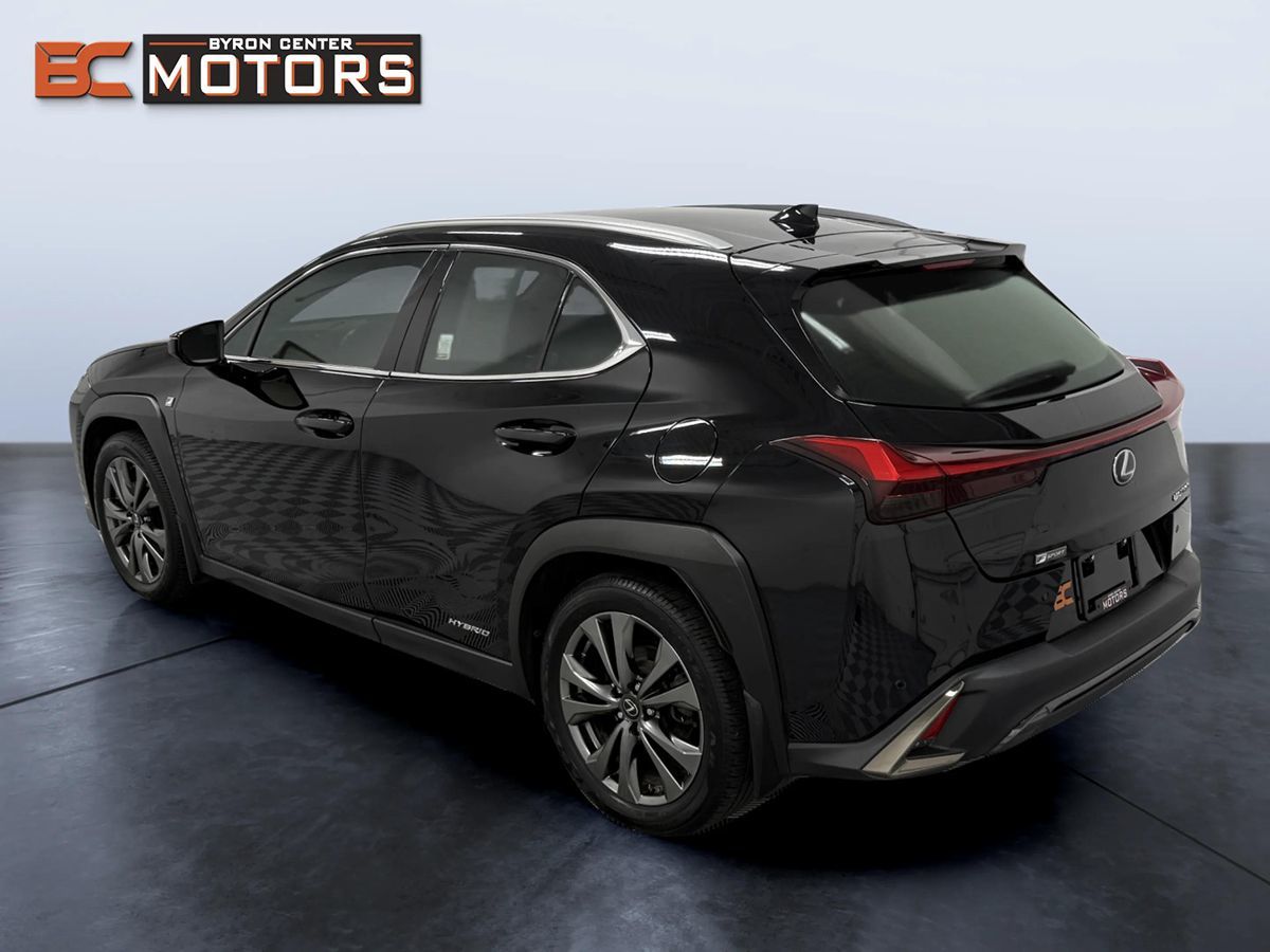Photo 4 of this Lexus UX 250h